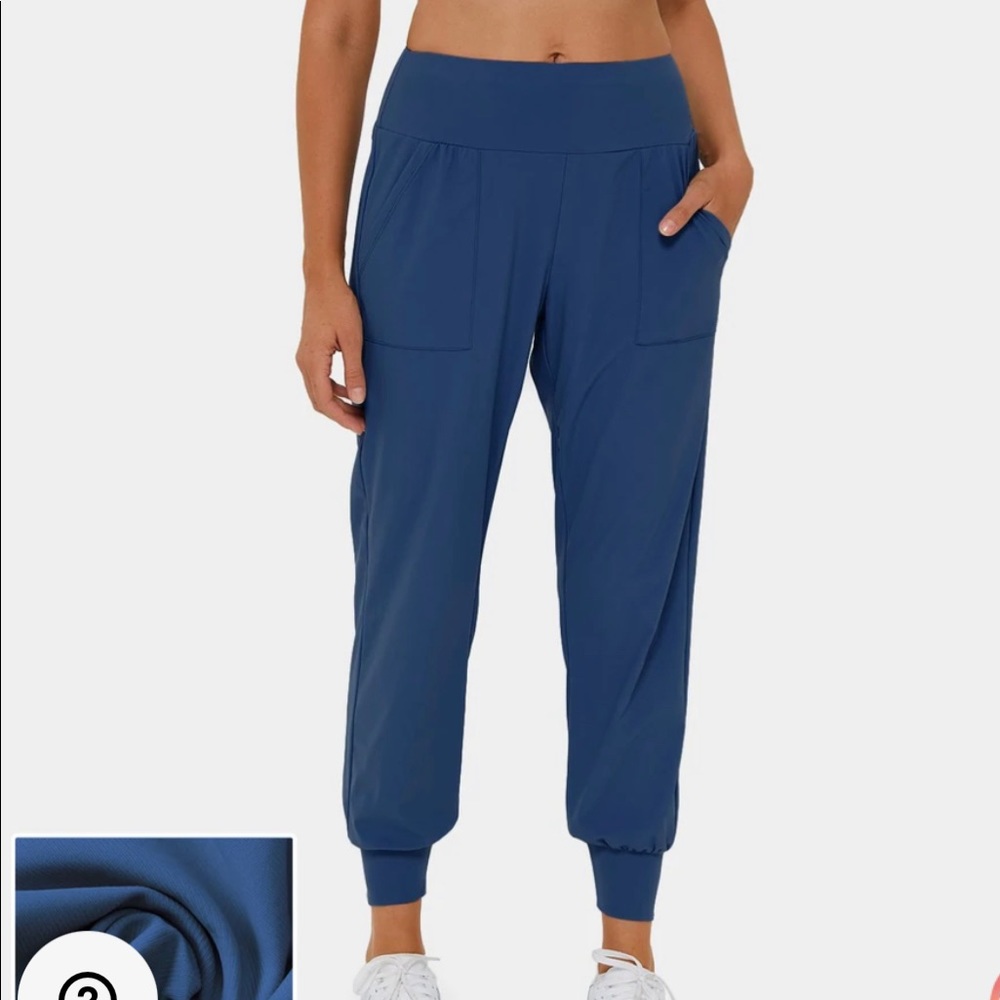 Halara plain side pocket joggers